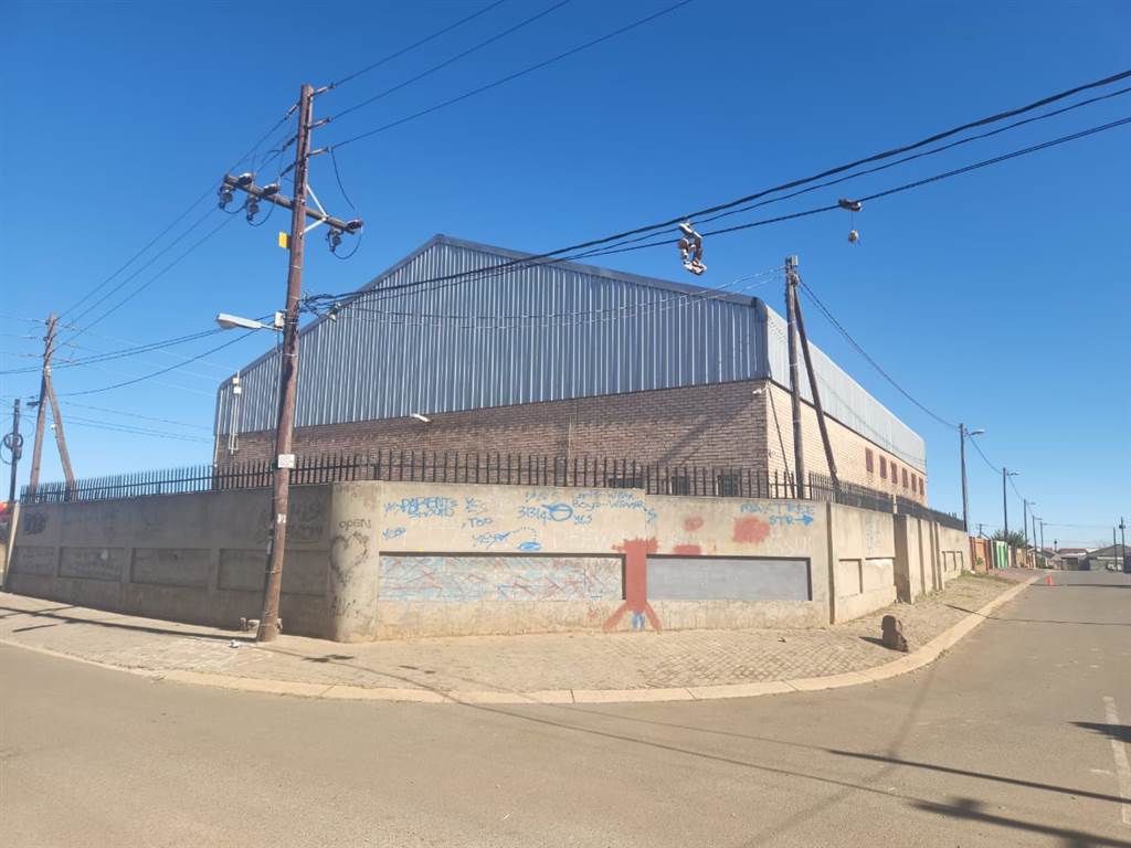 854  m² Commercial space in Protea Glen photo number 3