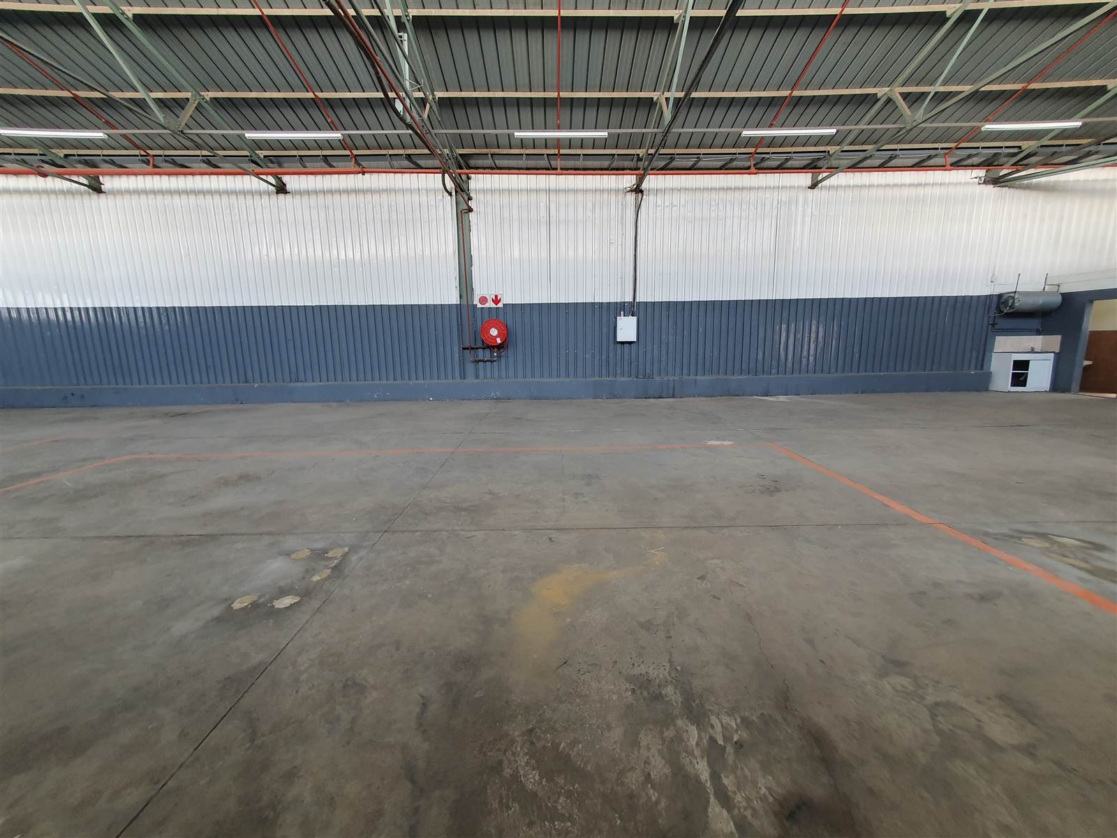 350  m² Industrial space in City Deep photo number 6