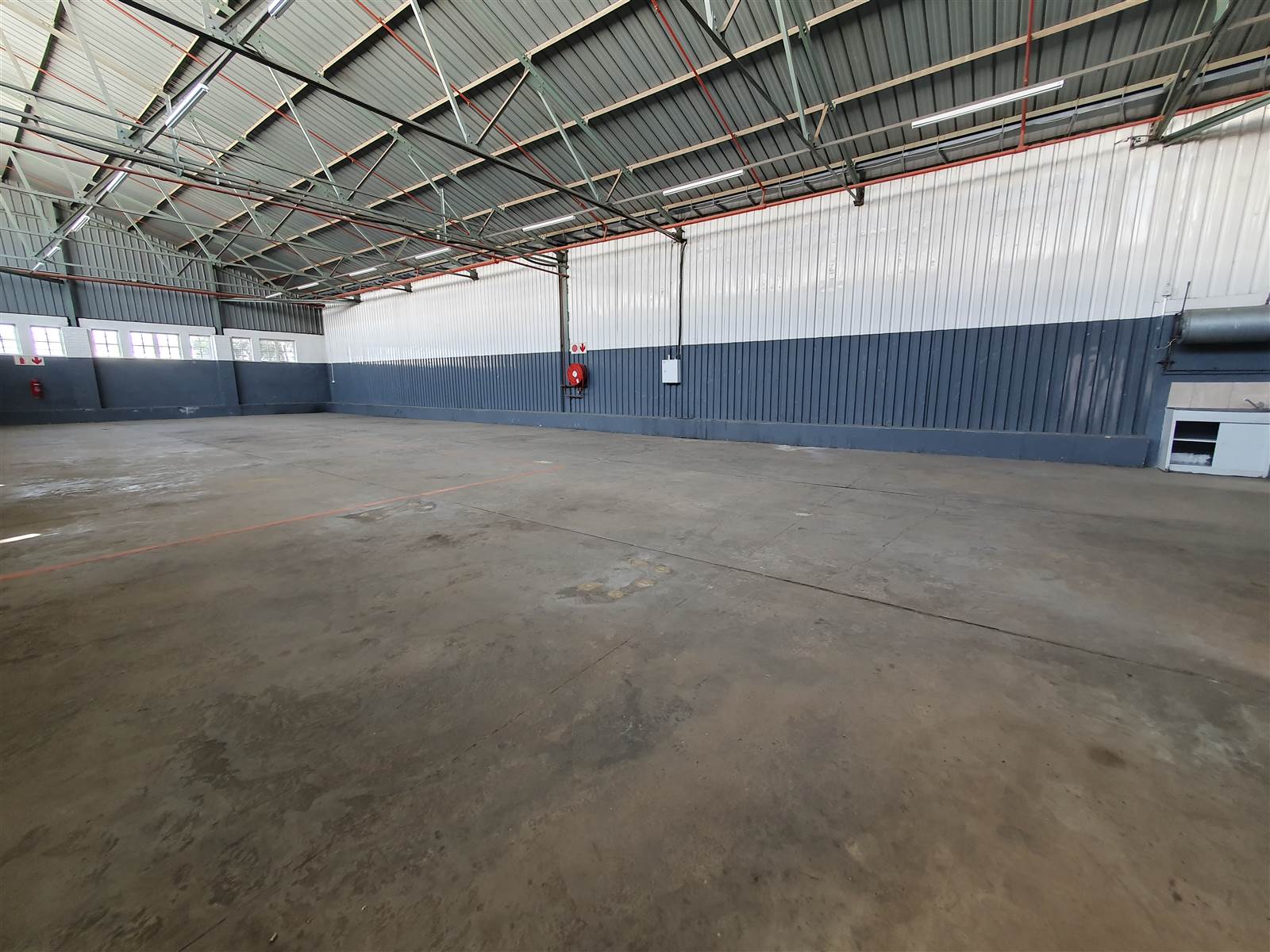 350  m² Industrial space in City Deep photo number 5