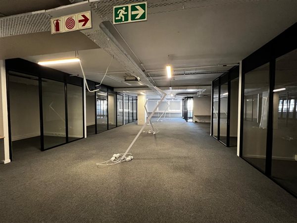 399  m² Commercial space