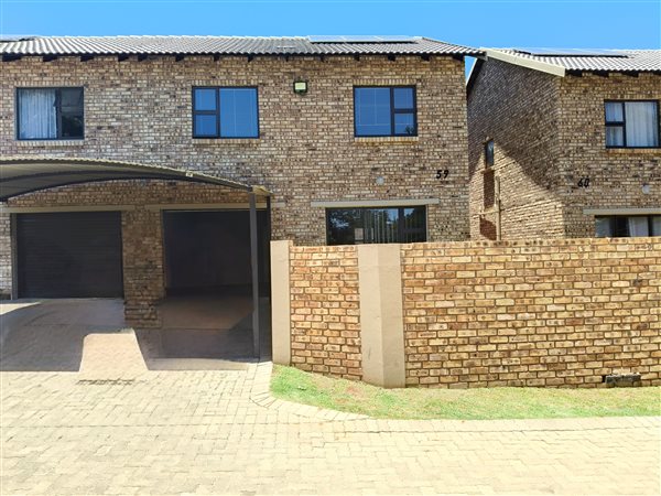 3 Bedroom Townhouse 3 Bedroom Townhouse