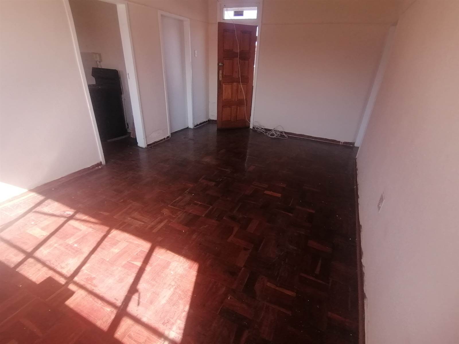 1 Bed Flat in Turffontein photo number 2