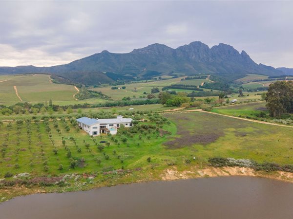 6 Bed House in Stellenbosch Agricultural