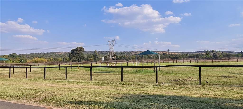 999 m² Land available in Waterlake Farm photo number 9