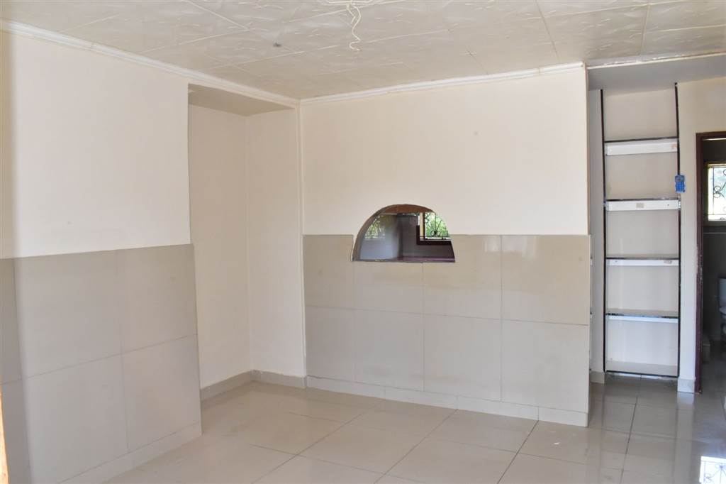 2 Bed Apartment in Caneside photo number 6