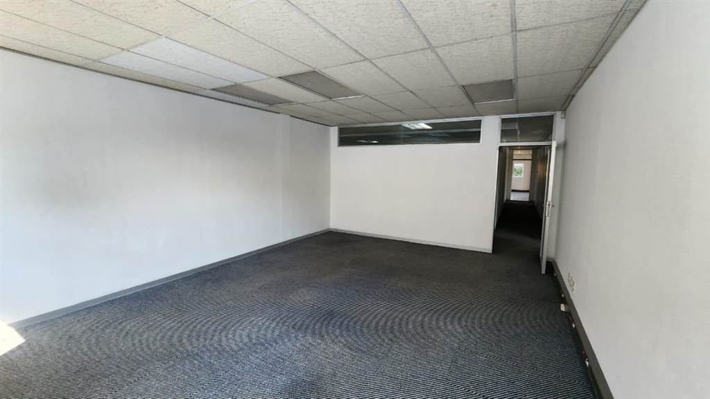 1805  m² Commercial space in Centurion CBD photo number 19