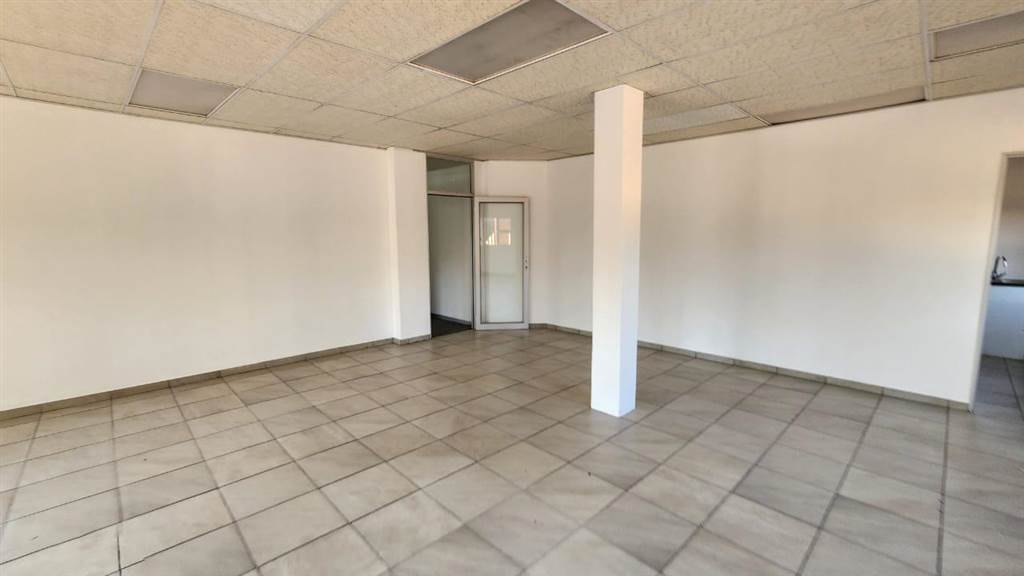 1805  m² Commercial space in Centurion CBD photo number 18