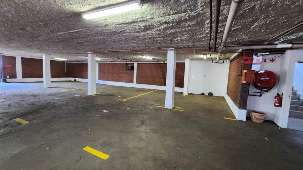 1805  m² Commercial space in Centurion CBD photo number 4
