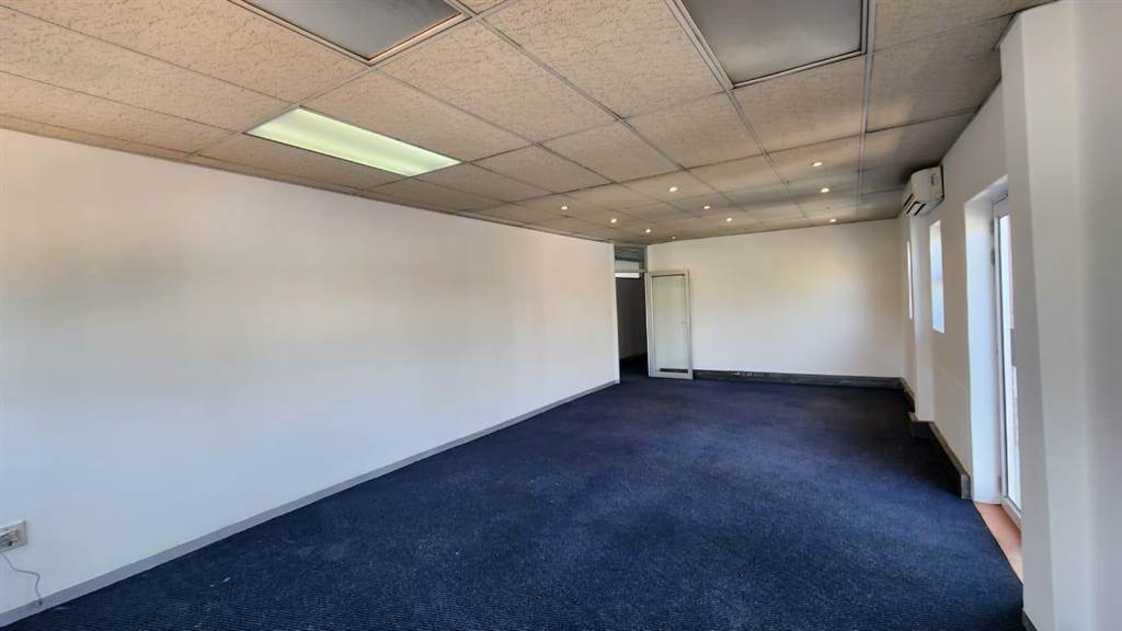 1805  m² Commercial space in Centurion CBD photo number 16