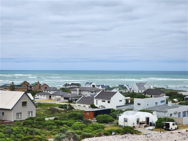 686 m² Land available in Suiderstrand