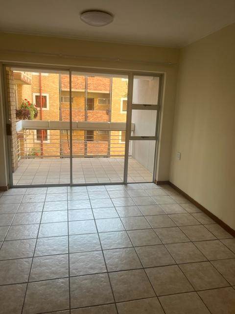 2 Bed Apartment in Groenkloof photo number 5