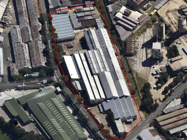 14 000  m² Industrial space