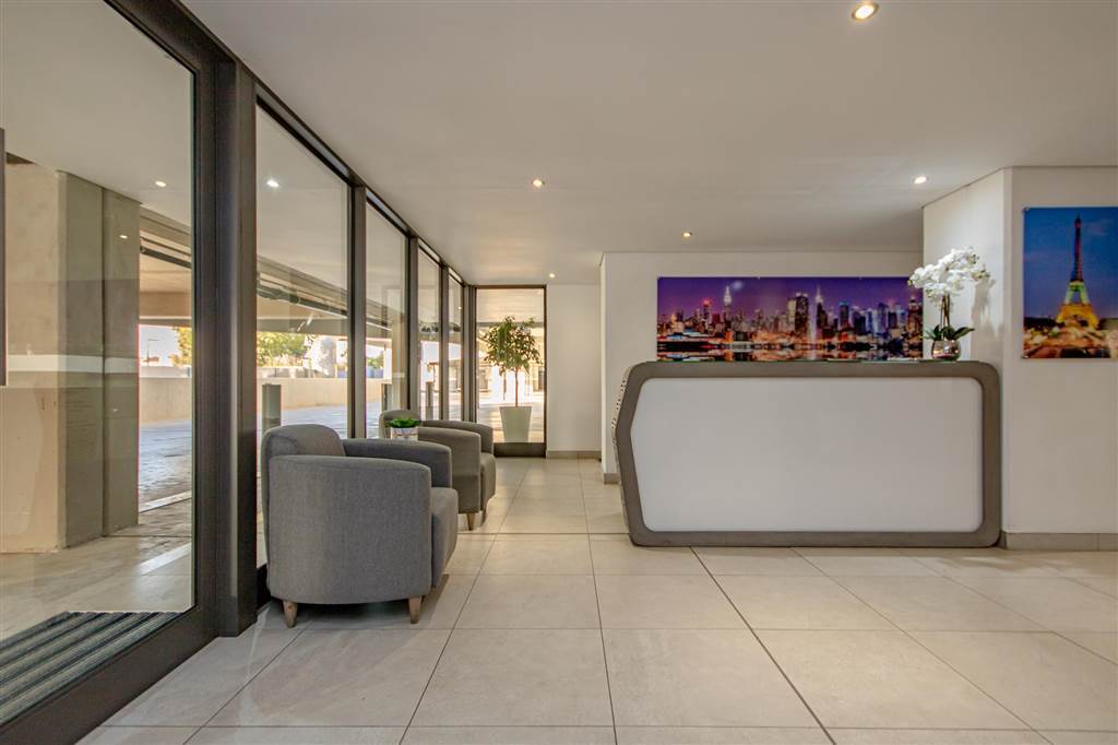 3 Bed Penthouse in Bedfordview photo number 6