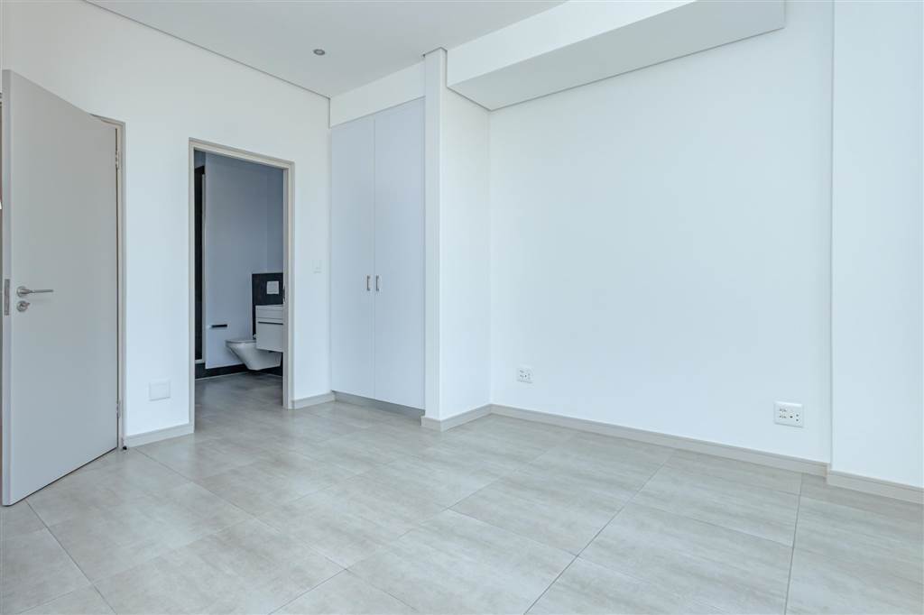 3 Bed Penthouse in Bedfordview photo number 8