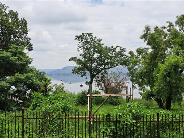 1 483 m² Land