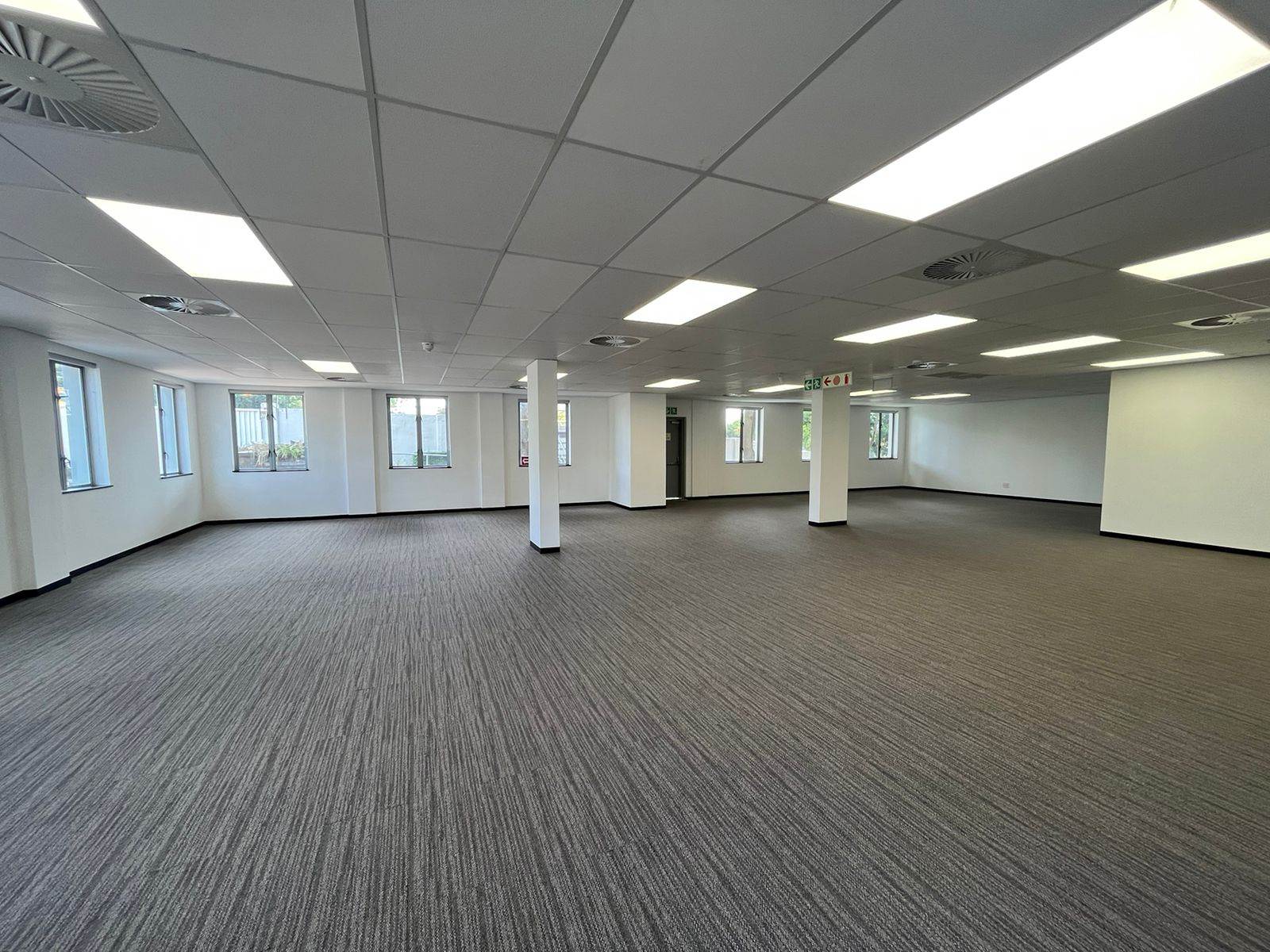 293  m² Commercial space in Sandown photo number 4