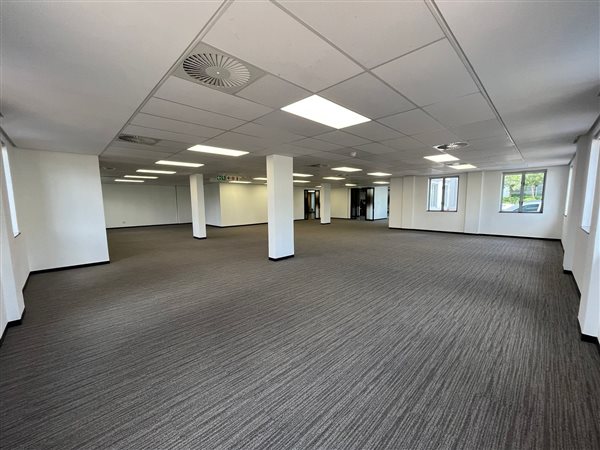293  m² Commercial space in Sandown