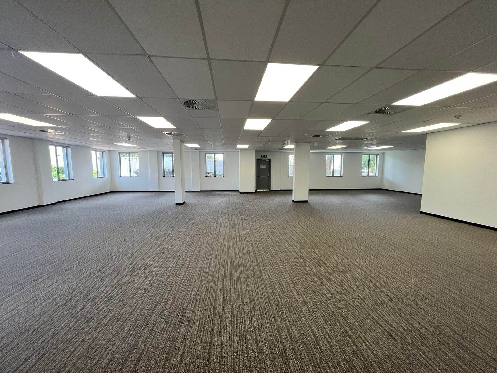 293  m² Commercial space in Sandown photo number 5