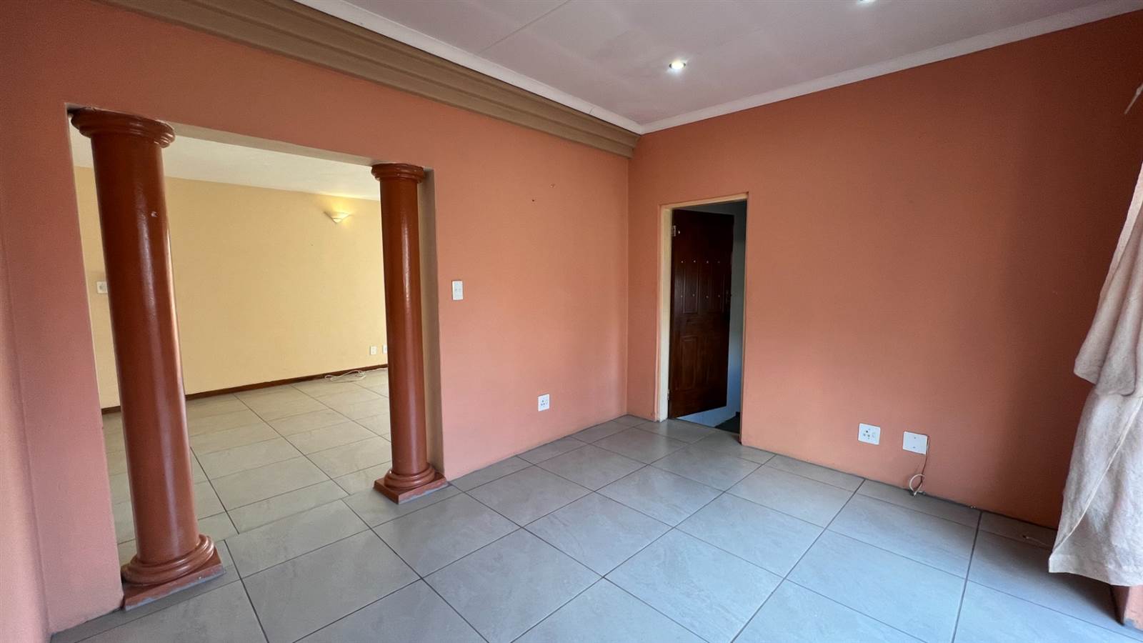 3 Bed Townhouse in Rietvalleirand photo number 8