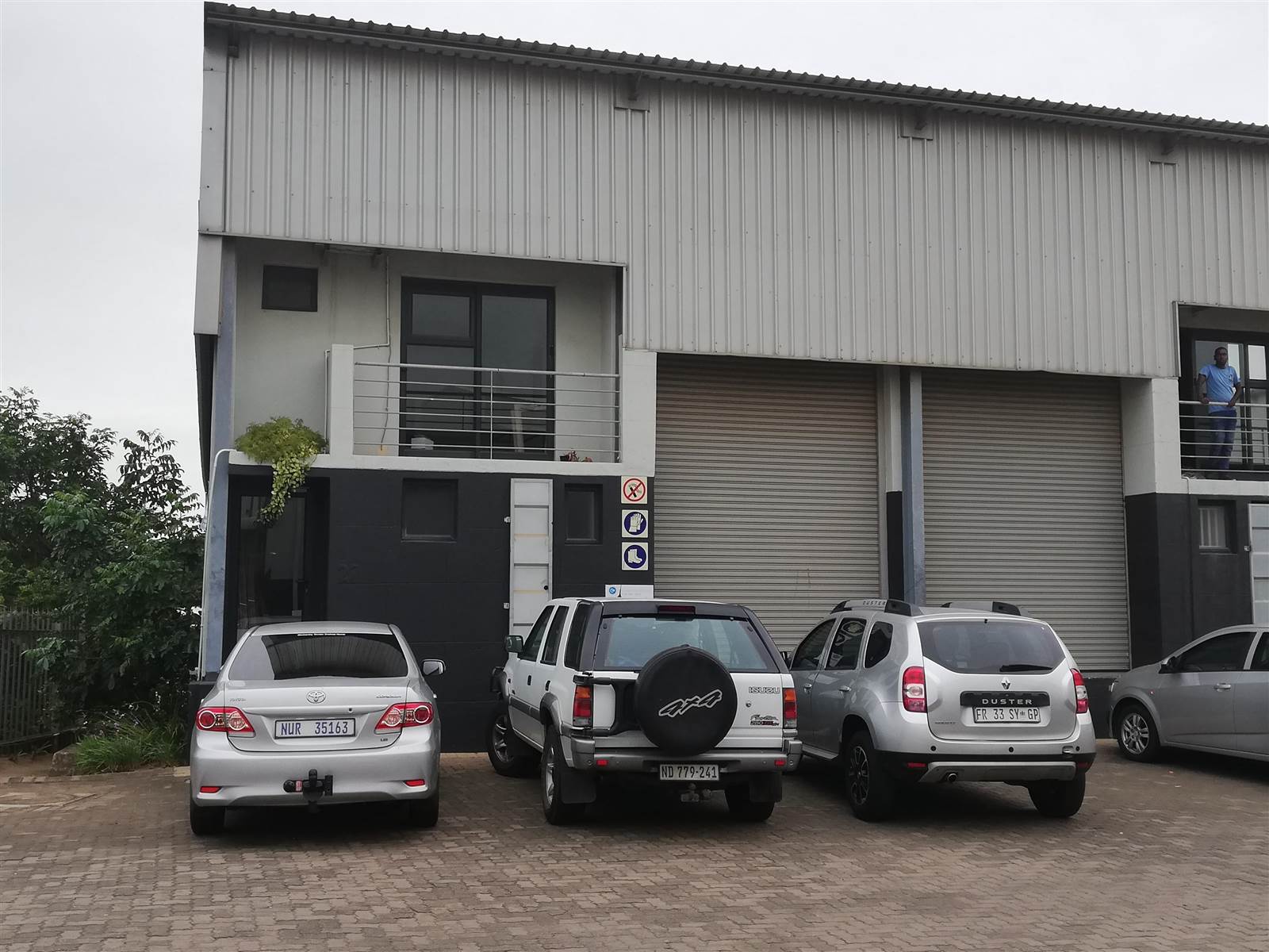 200  m² Industrial space in Shakas Head photo number 1