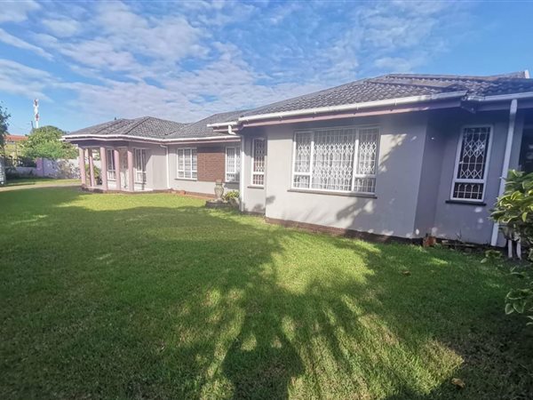 4 Bedroom House 4 Bedroom House
