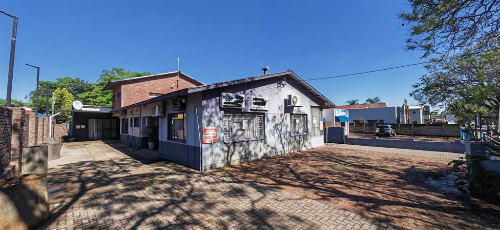 1273  m² Commercial space in Pretoria North photo number 3