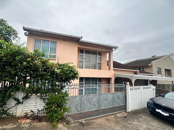 5 Bed House in Palmview