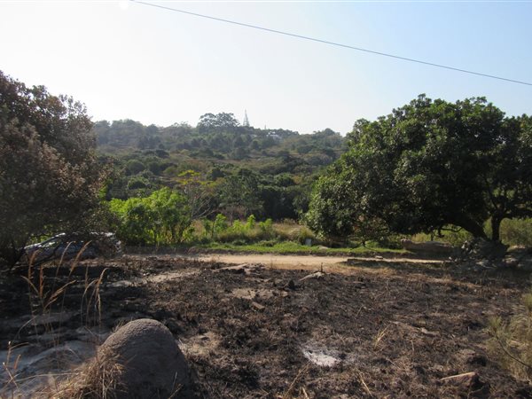 1 350 m² Land