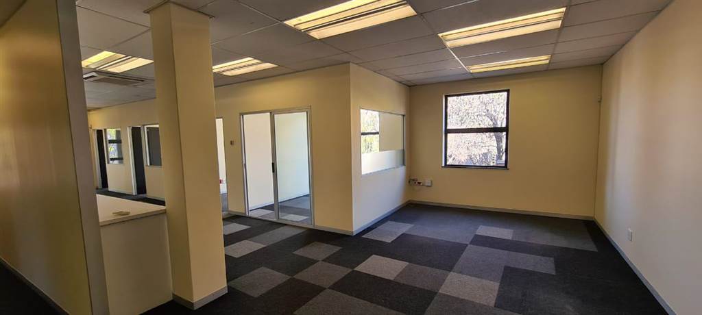 217  m² Commercial space in Sandown photo number 4