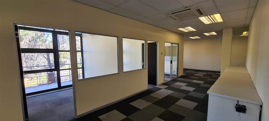 217  m² Commercial space in Sandown photo number 9