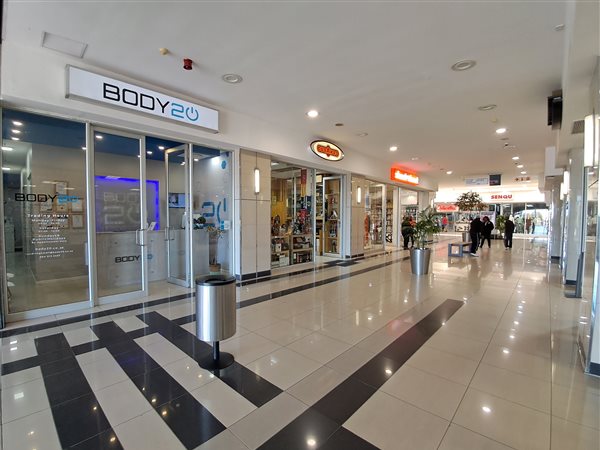 233  m² Retail Space