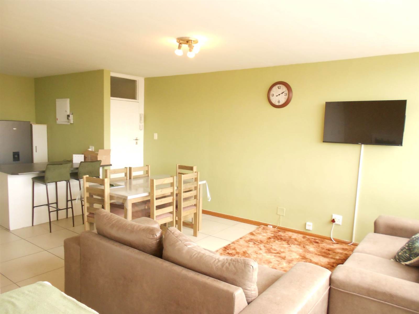 1 Bed Apartment in Humewood photo number 4