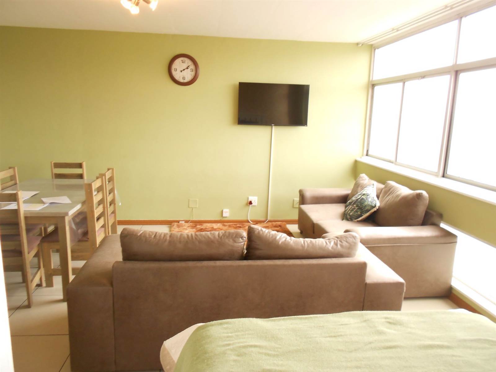 1 Bed Apartment in Humewood photo number 5