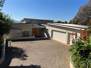 3 Bed House in Victoria Country Club Estate