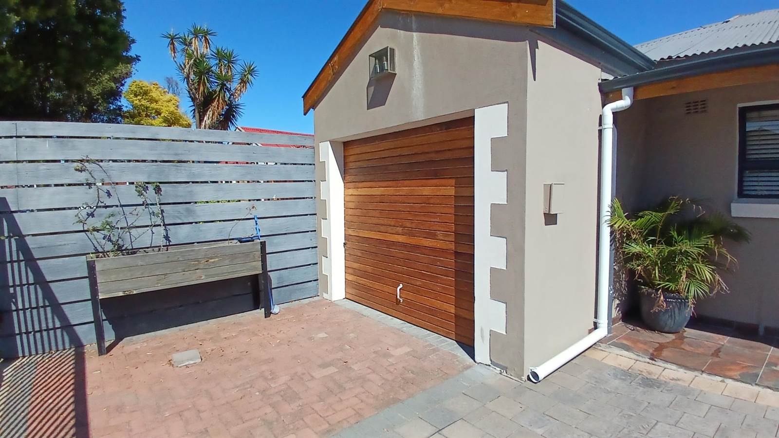 2 Bed House in Rondebosch East photo number 2