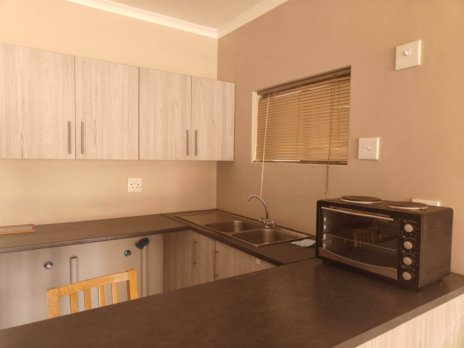 1 Bed Apartment in Kathu photo number 4