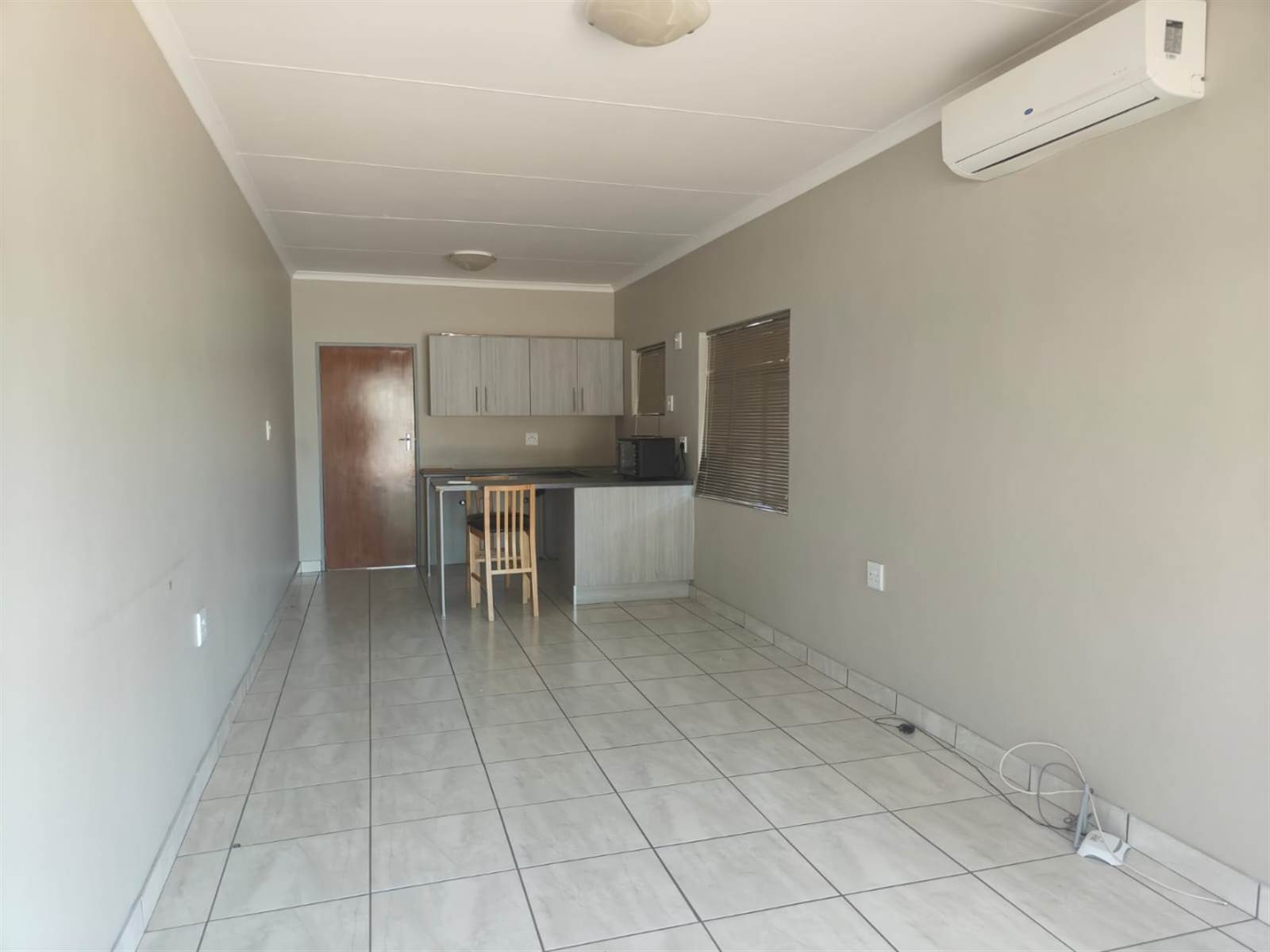 1 Bed Apartment in Kathu photo number 2
