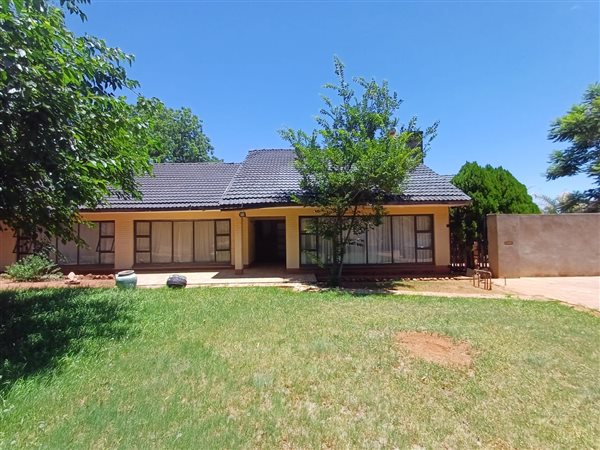 4 Bedroom House 4 Bedroom House