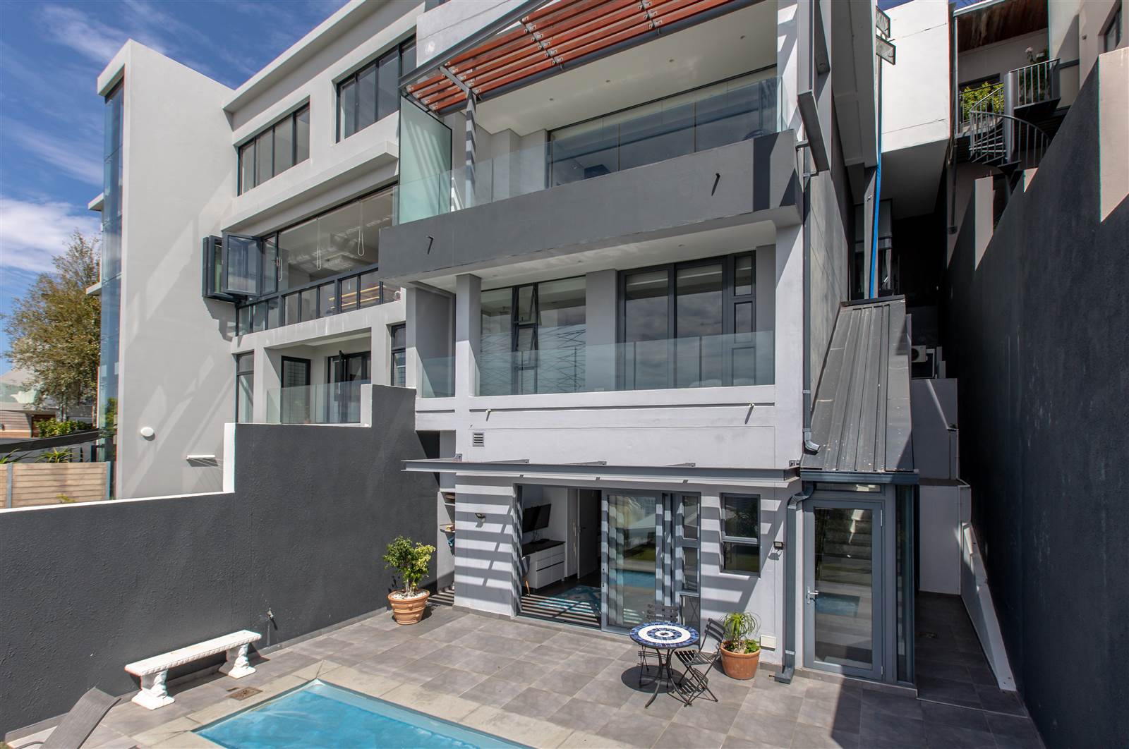 5 Bed House in Green Point photo number 27