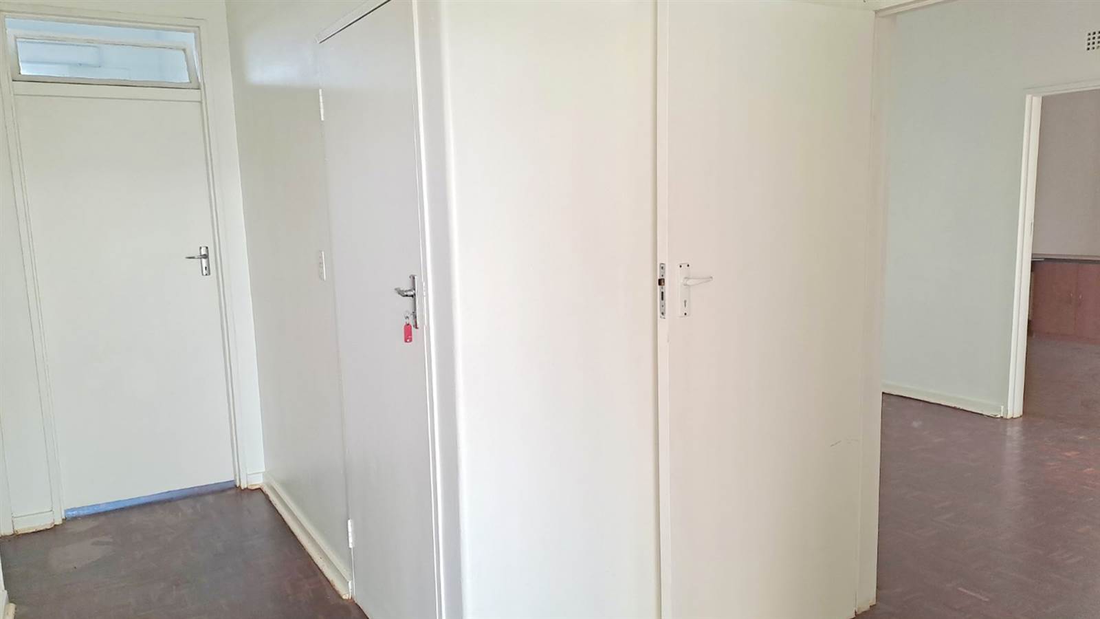 3 Bed Apartment in Yeoville photo number 10
