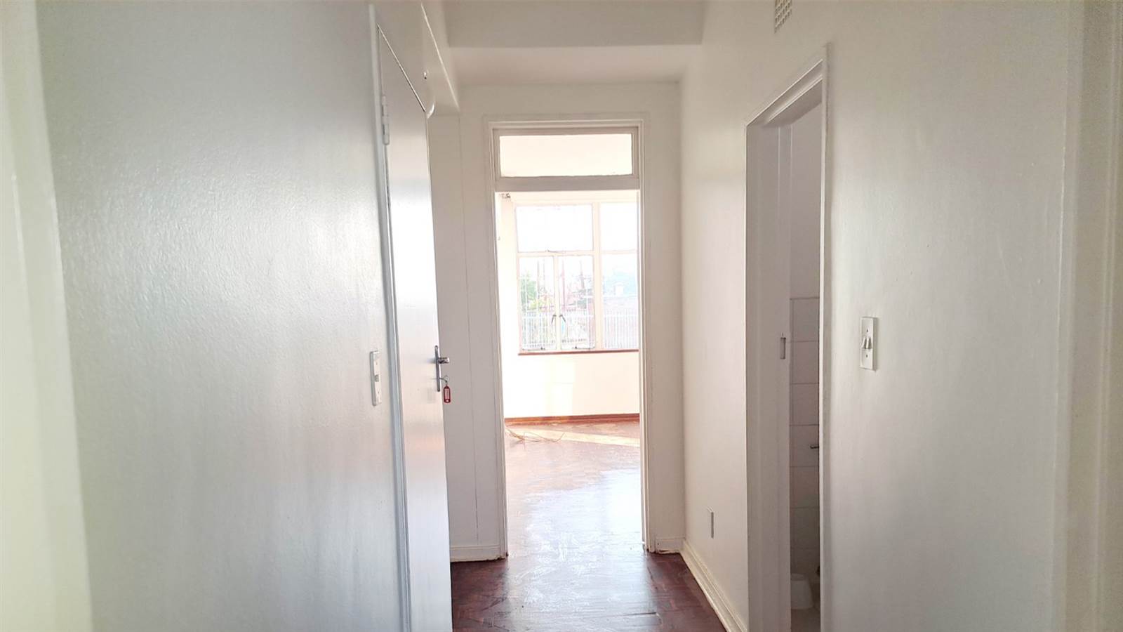 3 Bed Apartment in Yeoville photo number 20