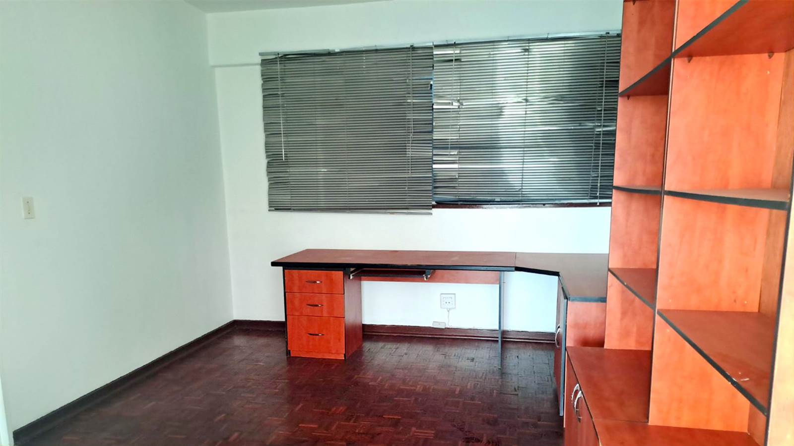 3 Bed Apartment in Yeoville photo number 19