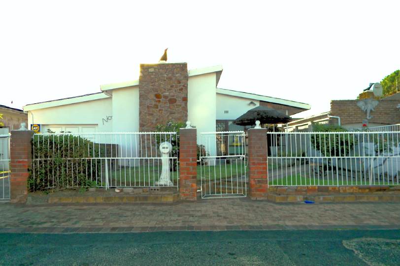 3 Bed House in Elsies River photo number 1