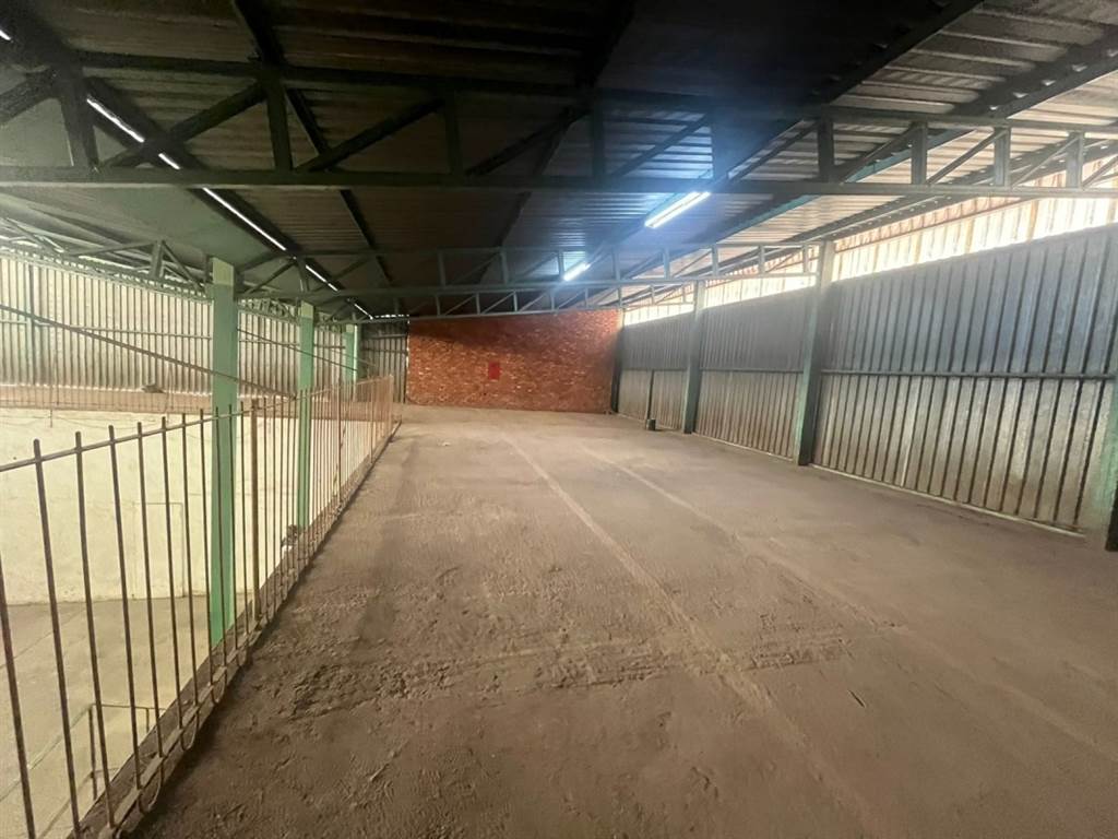 1200  m² Industrial space in Pretoria West photo number 3