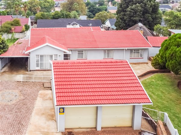 4 Bed House in Rangeview