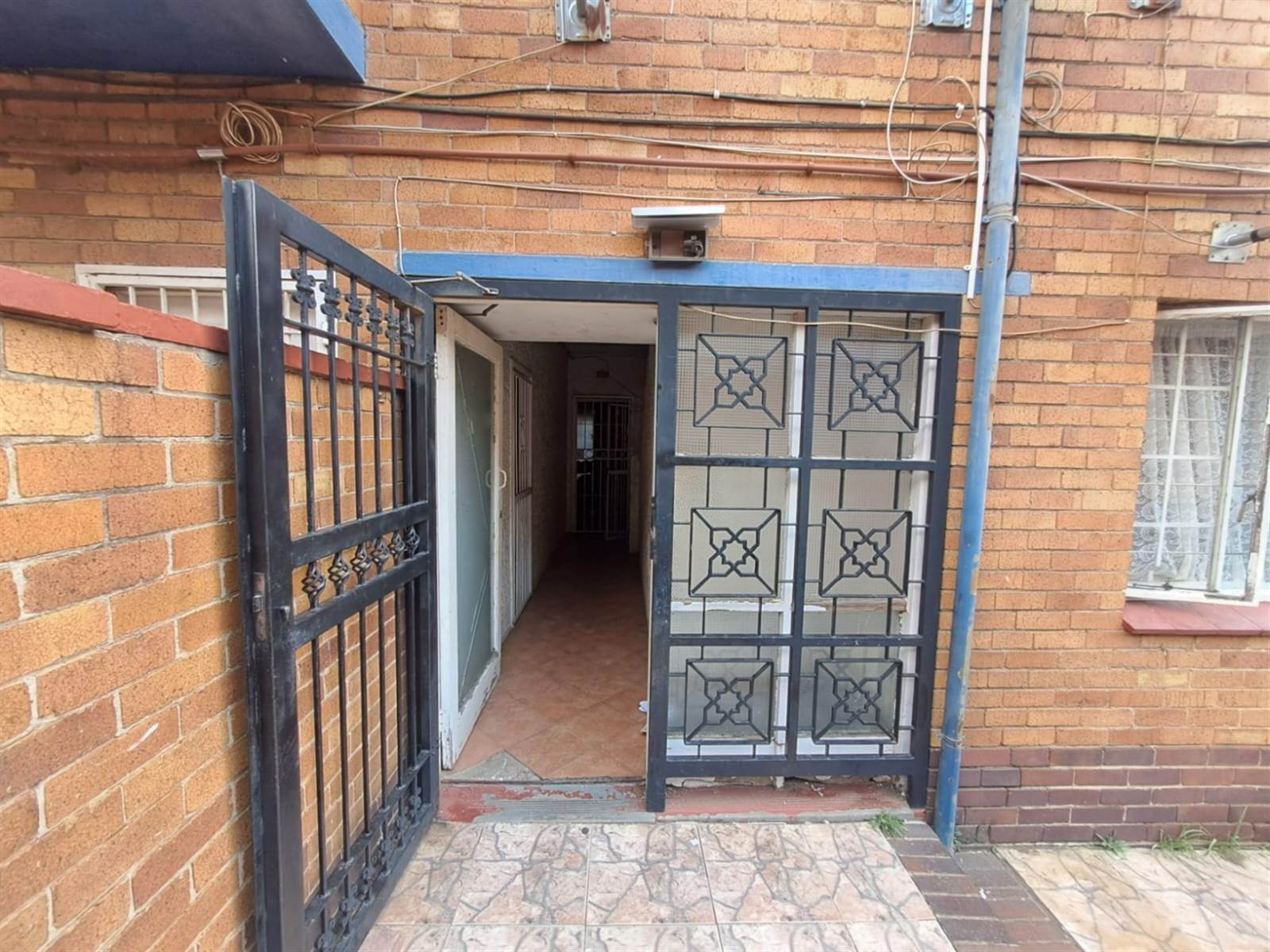 1 Bed Apartment in West Turffontein photo number 27