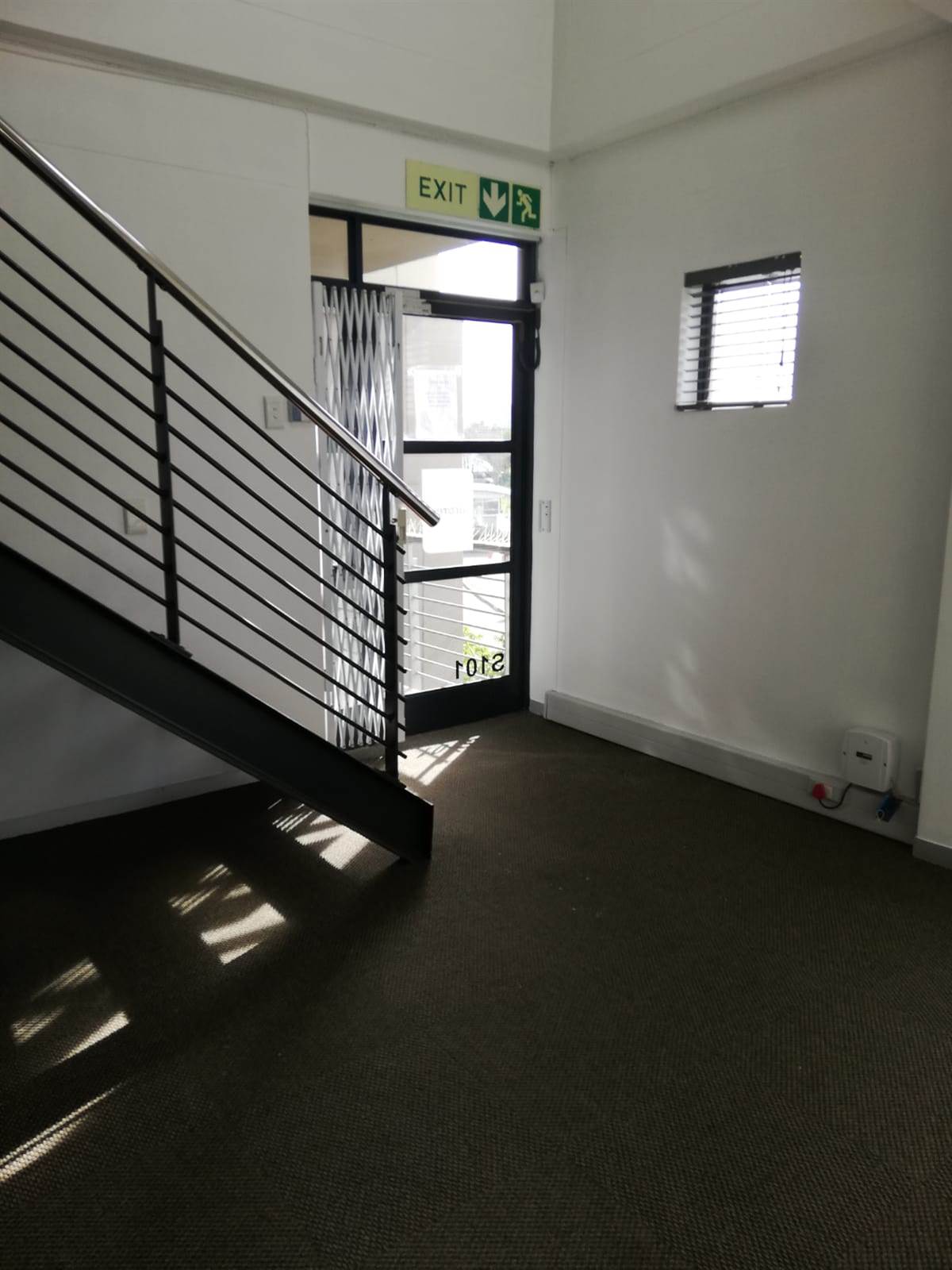 183.5  m² Office Space in Parow Central photo number 5