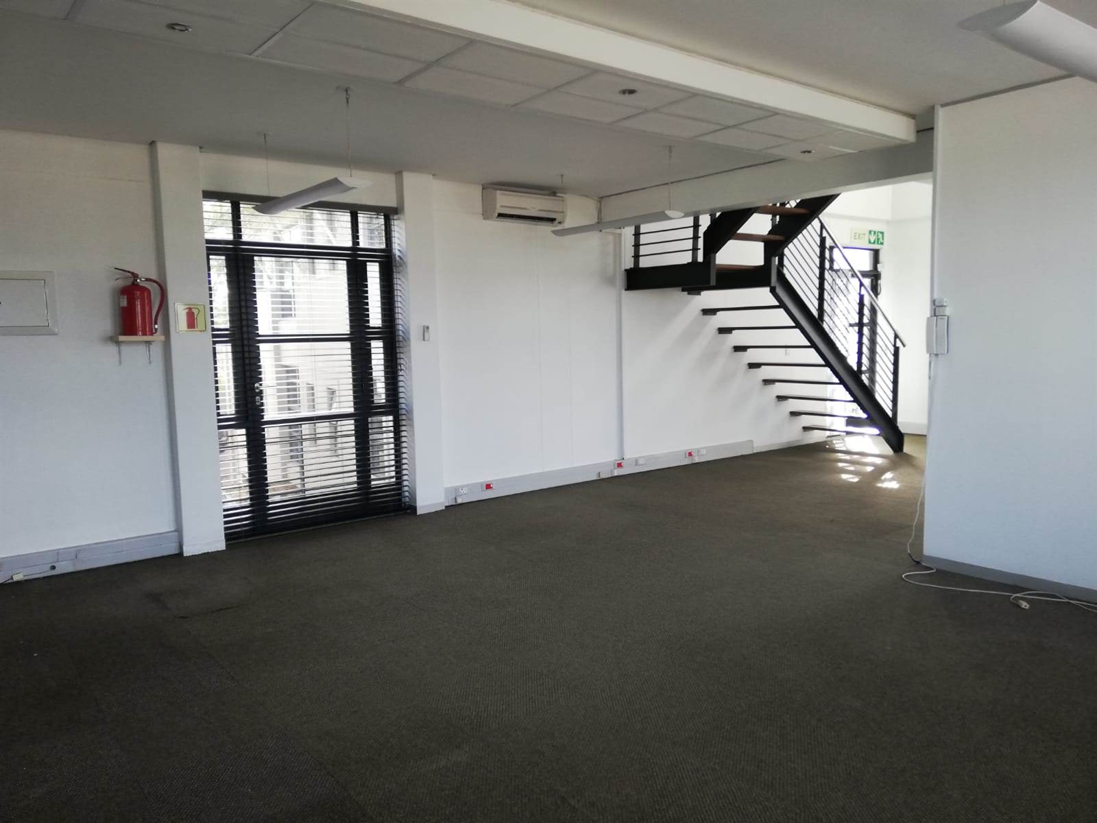 183.5  m² Office Space in Parow Central photo number 17