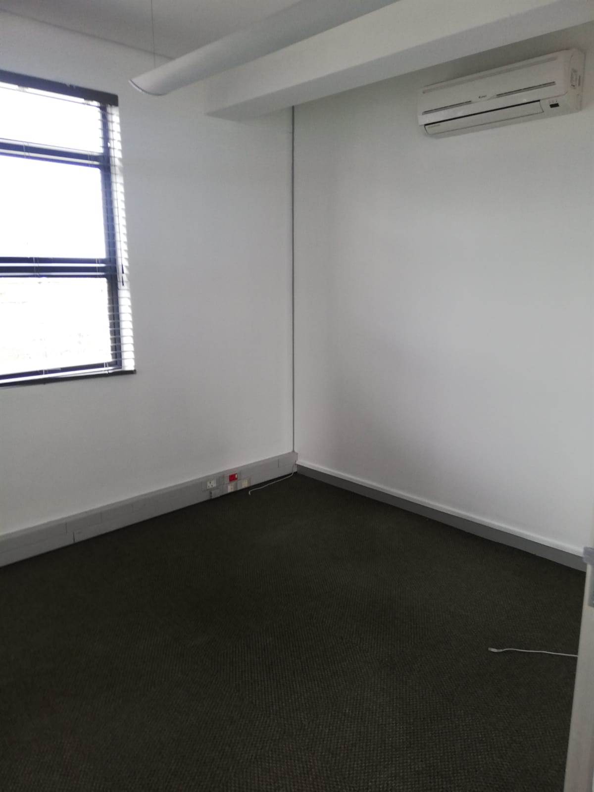 183.5  m² Office Space in Parow Central photo number 12