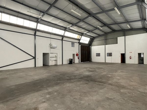 333  m² Industrial space